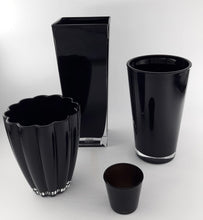 Carica l&#39;immagine nel visualizzatore di Gallery, Vaso vetro nero
